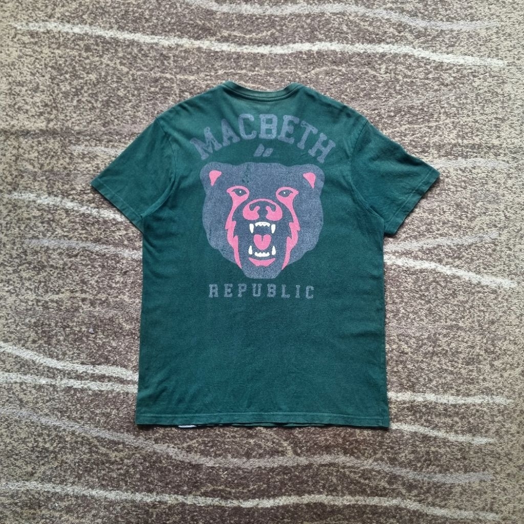 Kaos Macbeth Republic