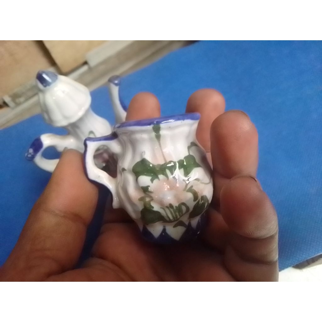 Set Teko hias antik dan gelas