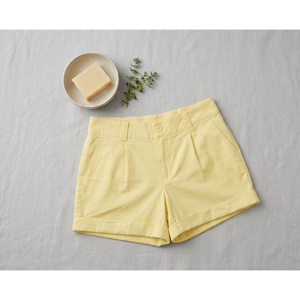 [PRELOVED] Celana Pendek Wanita Kuning Pastel Kondisi Like New