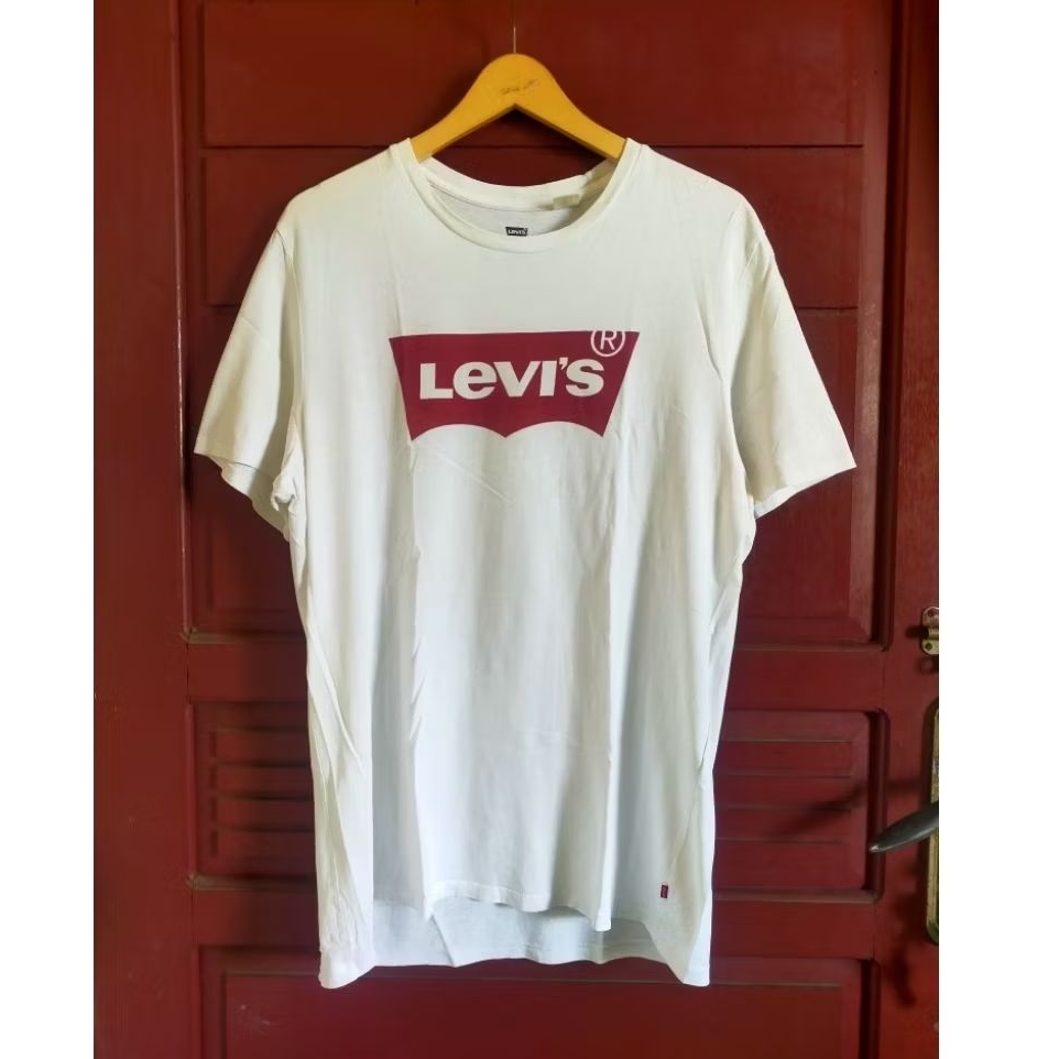Kaos Katun Levis Putih