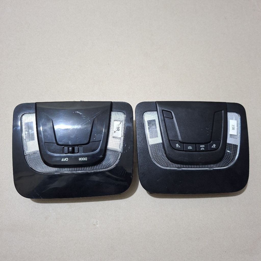 Lampu Plafon Toyota Innova Zenix Tipe G & V Original