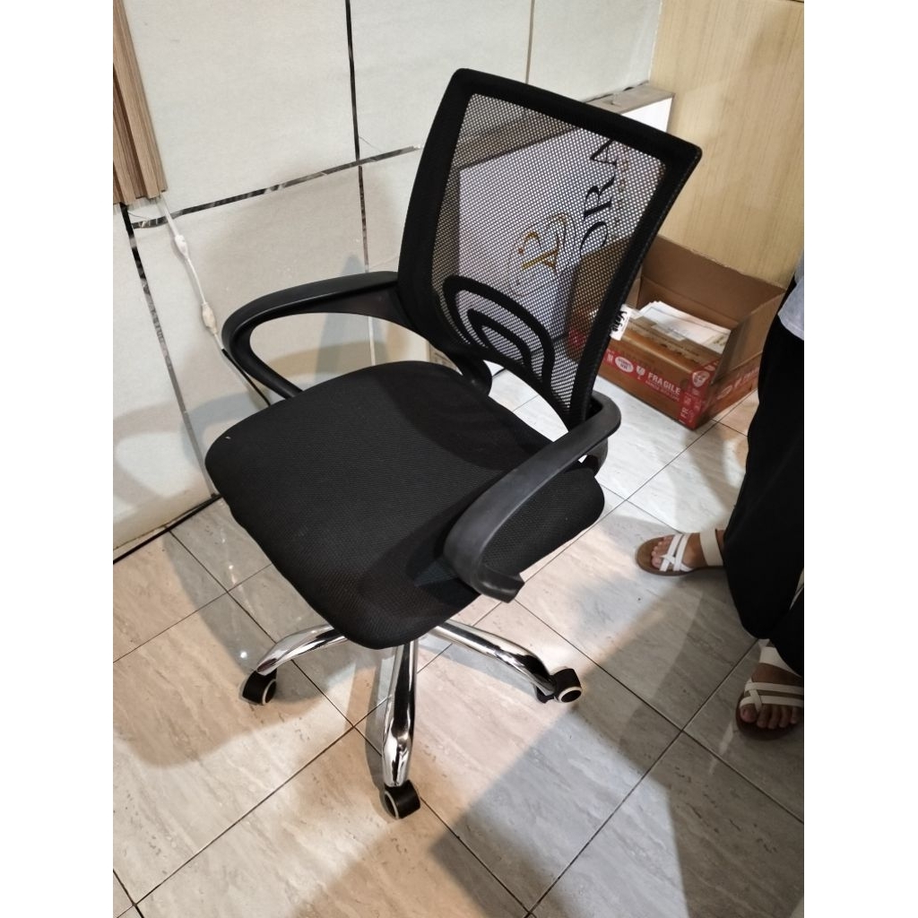 preloved kursi kantor