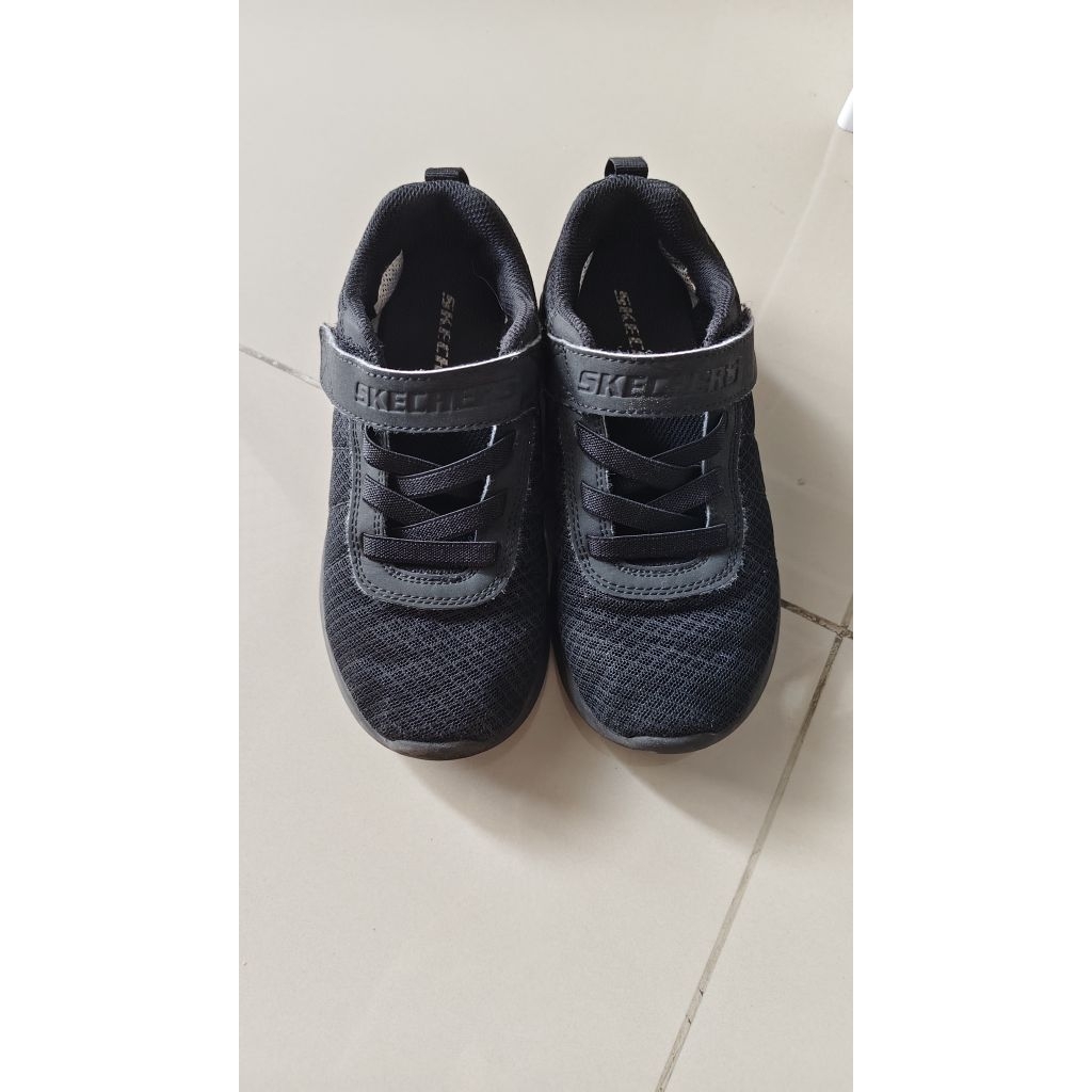 PRELOVED sepatu anak hitam Skechers