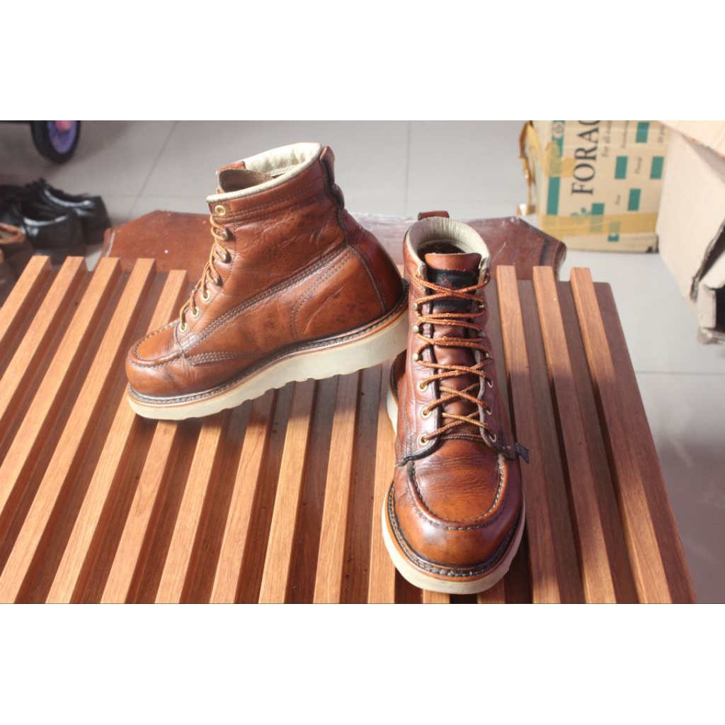 Sepatu boot mewah kelas berat " Thorogood madein USA" Upper kulit asli tebal , outsole kokoh berat  