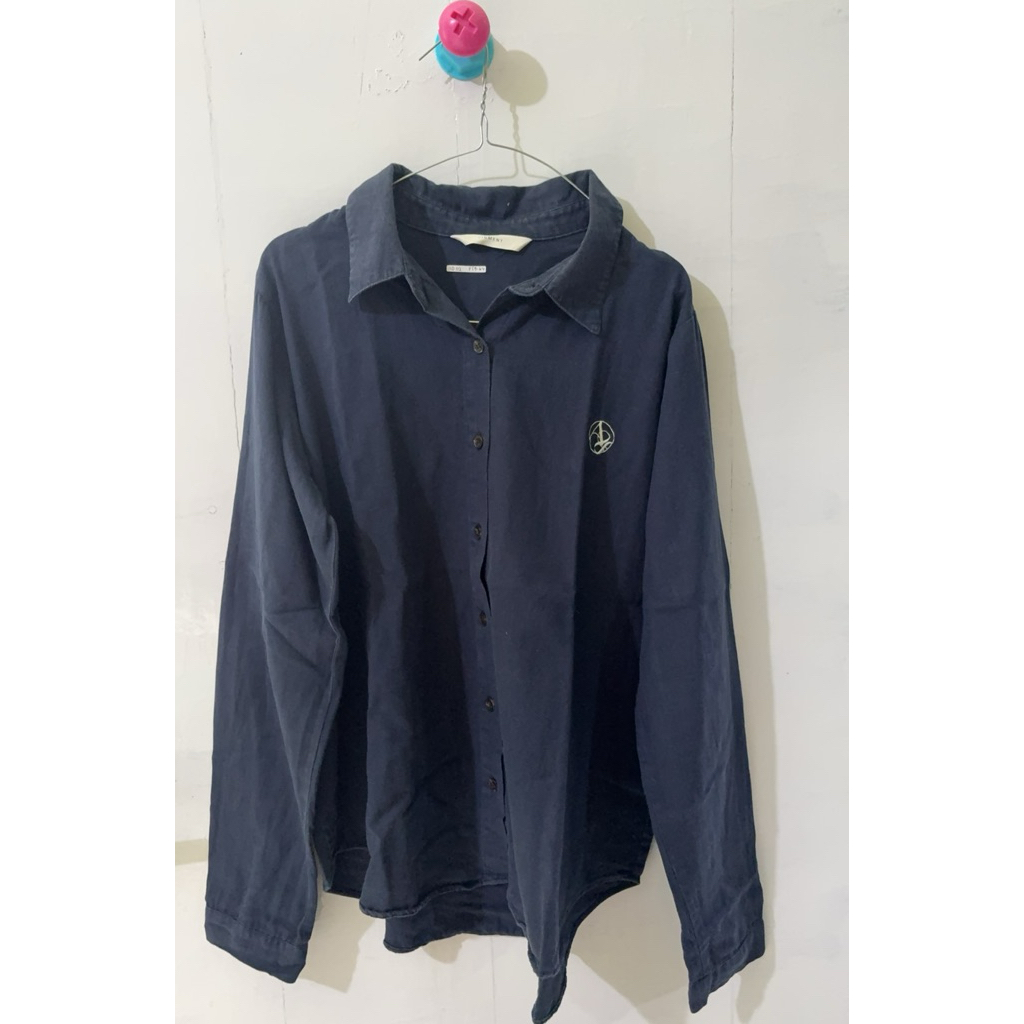 Kemeja navy PIGMENT