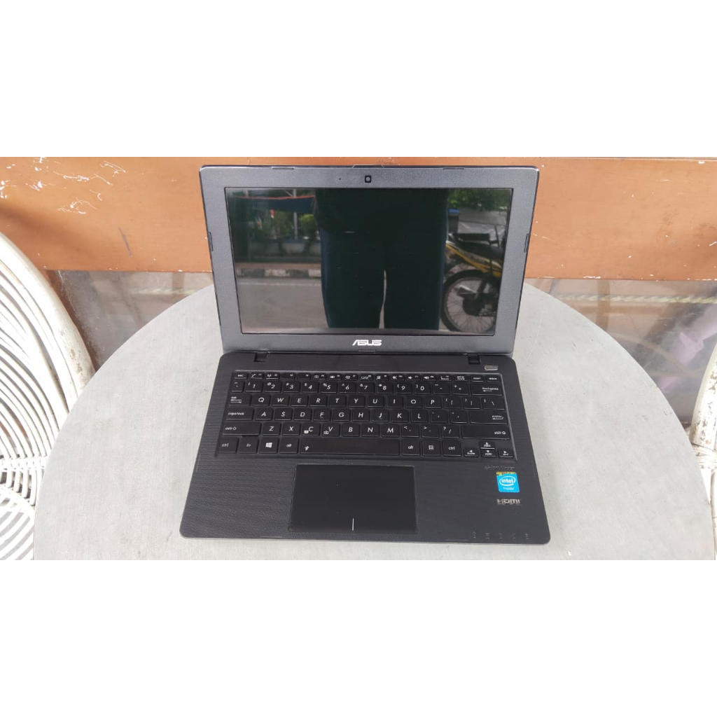 Hanya 500 ribuan Laptop SLIM Asus X200m Intel Generasi 4  Ram Minus Touchpad Bonus Mouse Bergaransi