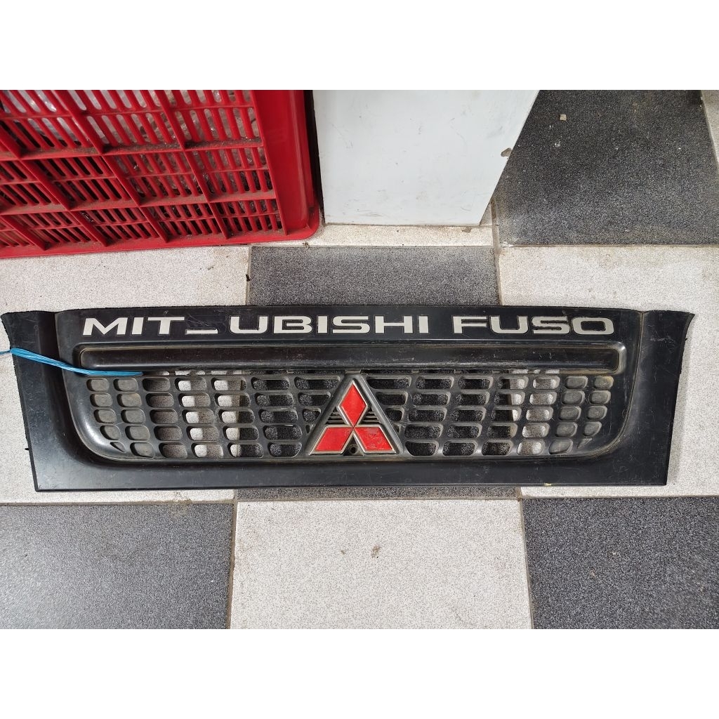 grill gril depan canter fuso original copotan