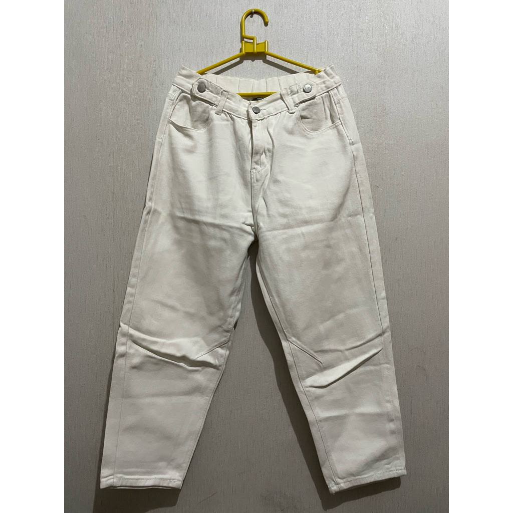 Jeans This Is April