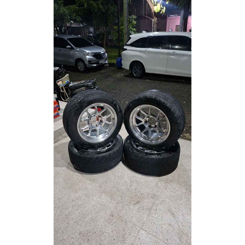 velg rep venom + ban sailun 255/50