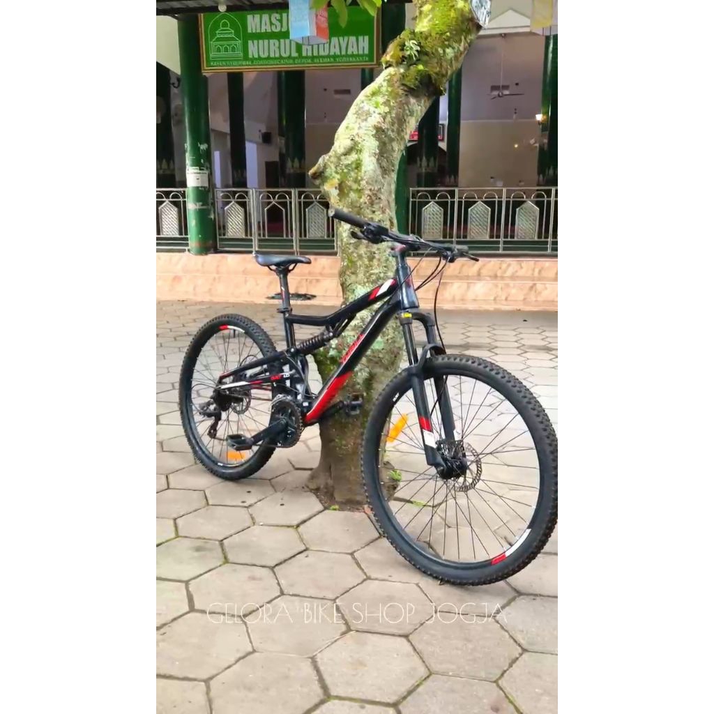 Thrill oust 1.0 Sz M 27,5 (sepeda bekas)