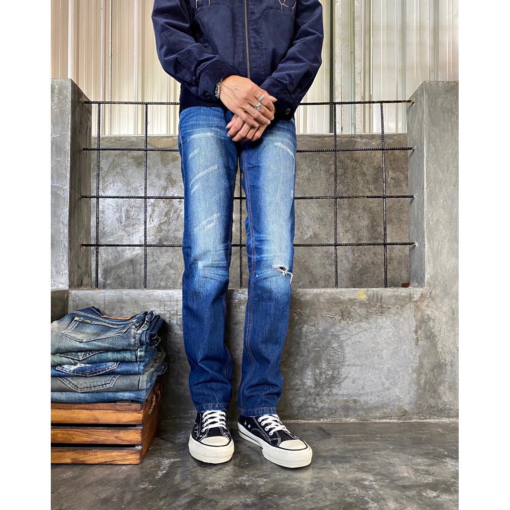 UGIZ Slim Straight Faded Ripped Jeans