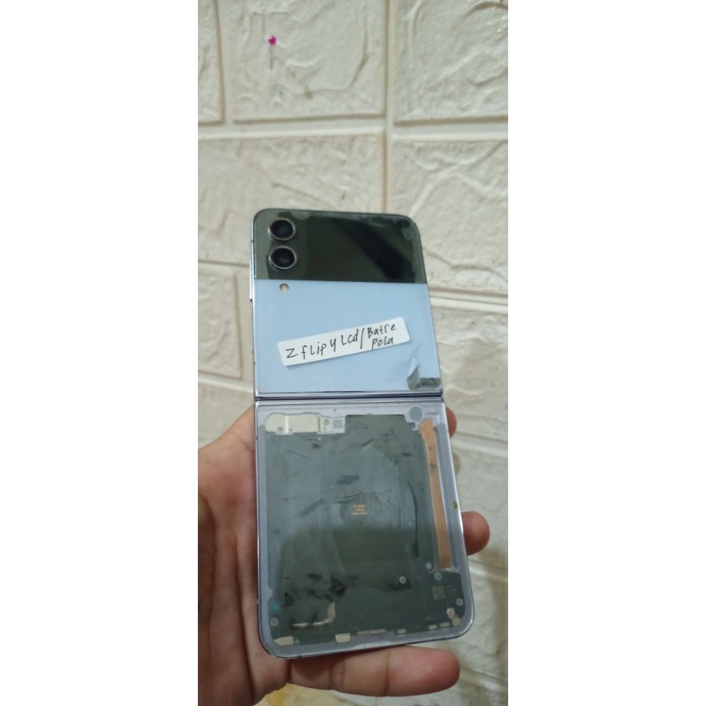Samsung z flip 4 minus lcd