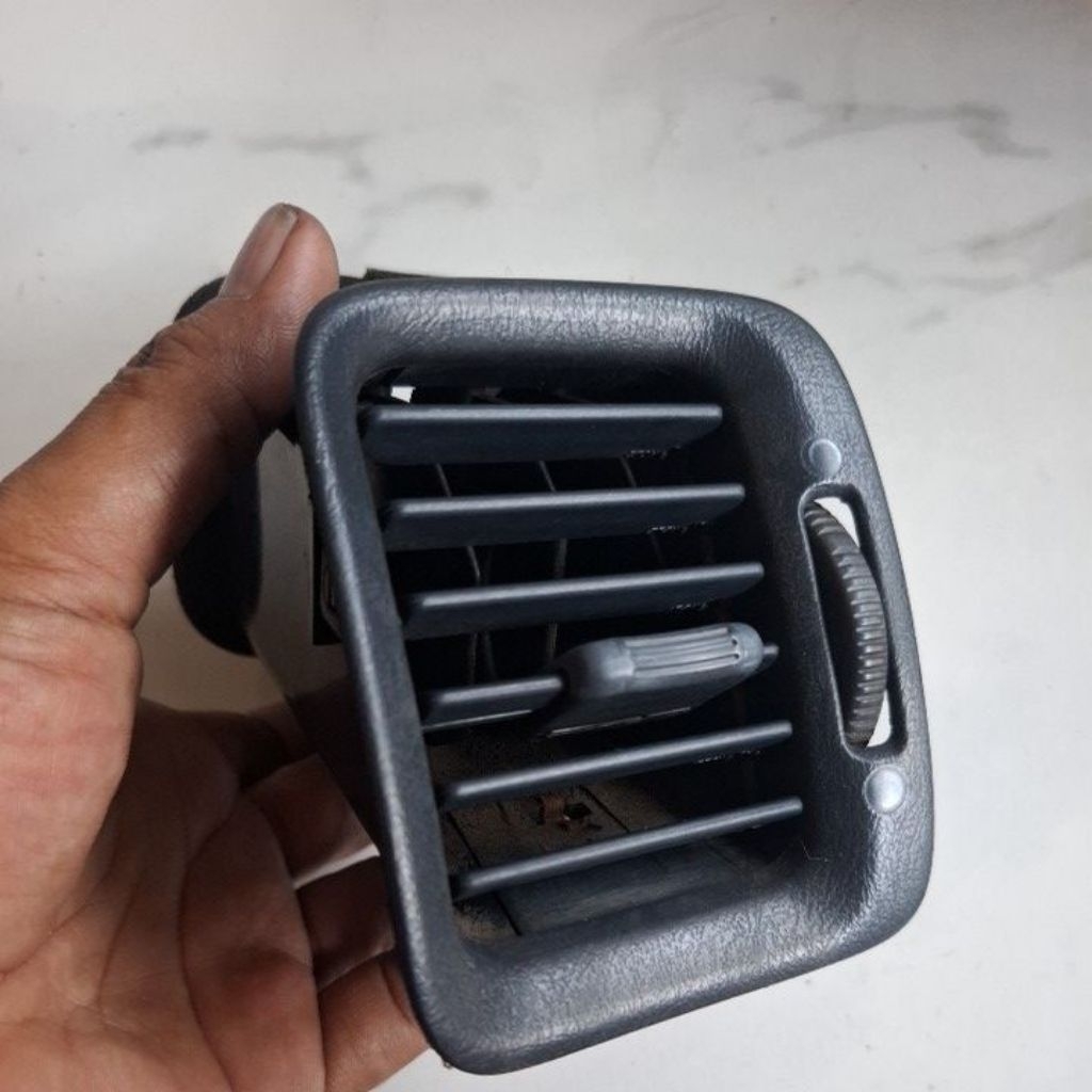 Kisi kisi ac honda accord cielo bagian kiri penumpang