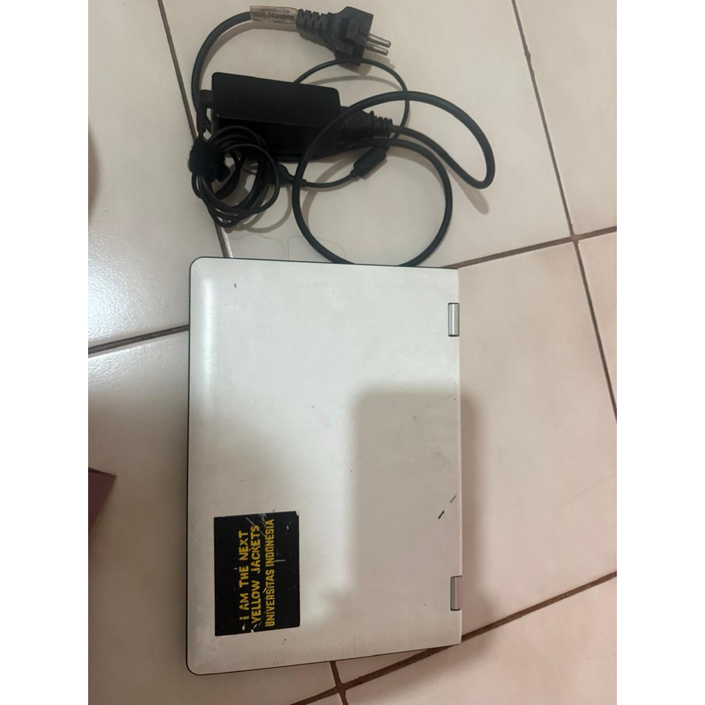 [Second] Laptop Lenovo Ideapad 300S 11 | BR Unit + Charger only