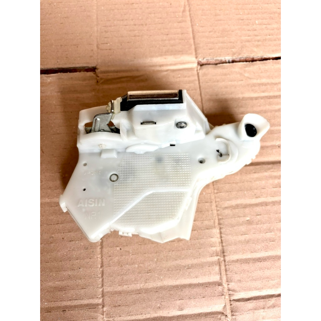 Door Lock Assy Pintu Depan Kanan mobil Toyota Vios Limo Gen 2 Taksi
