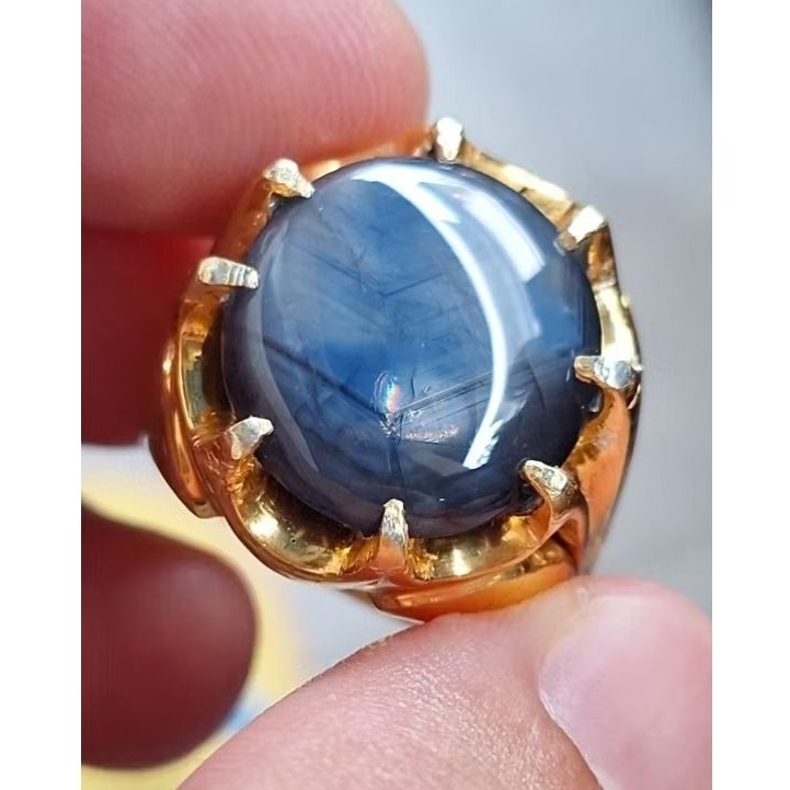 Natural Blue sapphire / Bangsing biru menawaratna