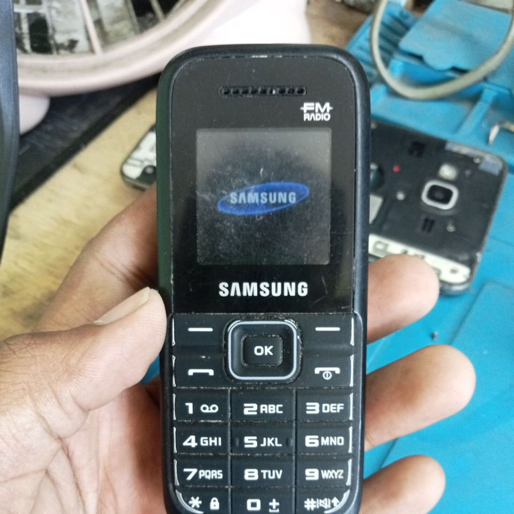 Samsung B109E