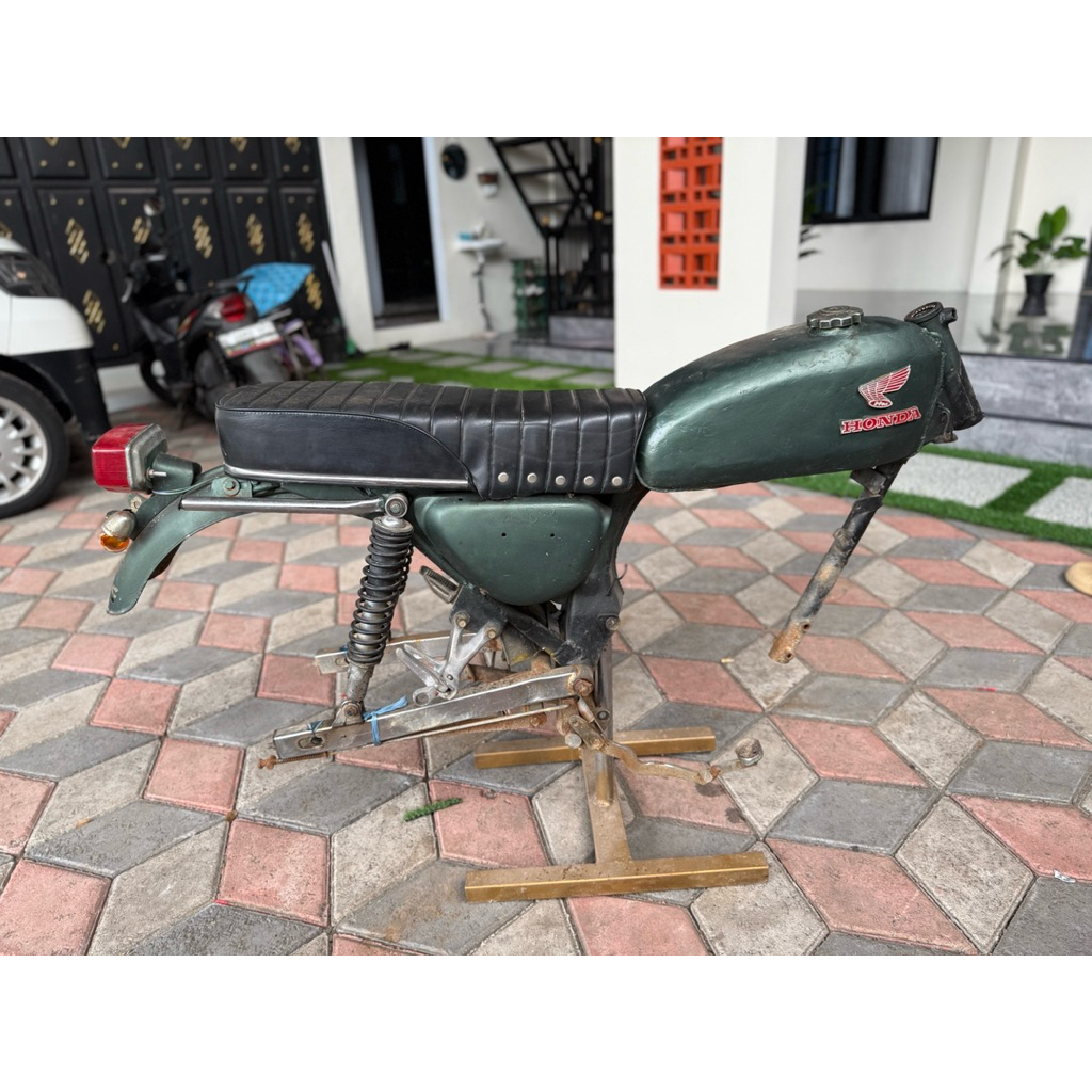 Bodi set body set cb basic megapro rangka original