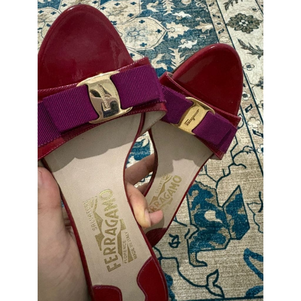 salvatore ferragamo kitten heels