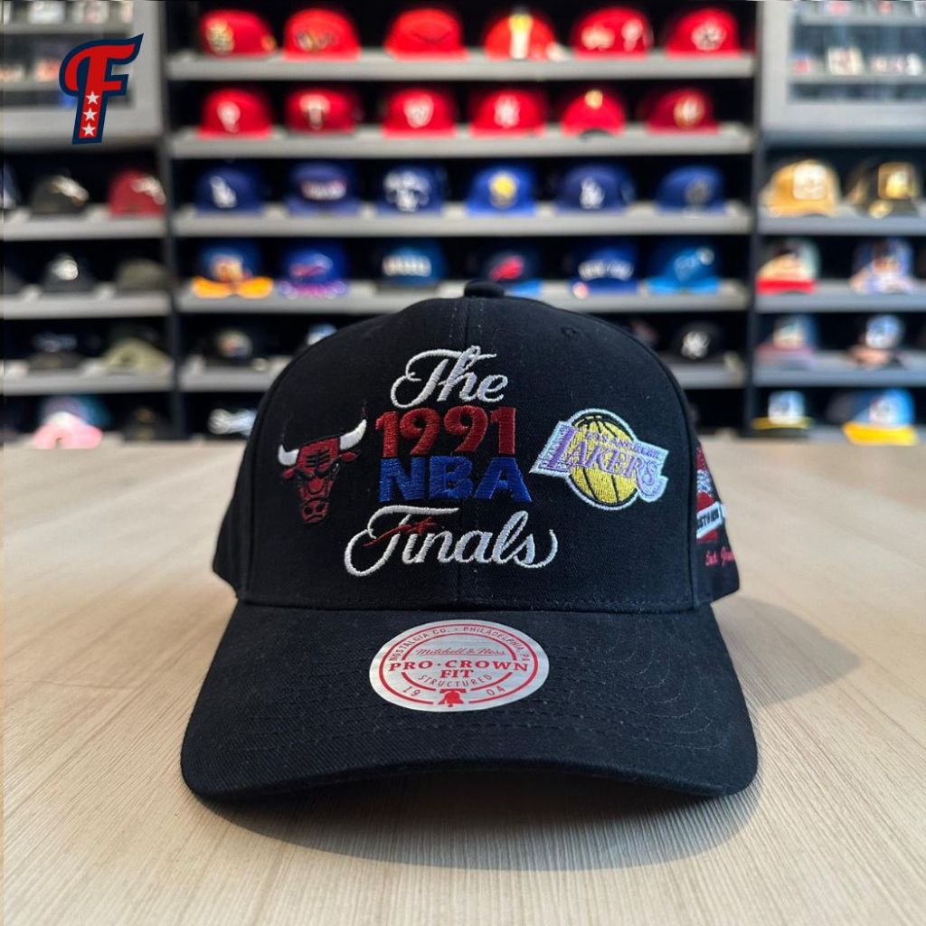 Topi Mitchell and Ness NBA 1991 Finals Bulls vs Lakers HWC Patch Pro-Crown Black Hat Original
