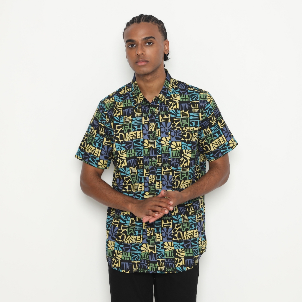 POLICE Kemeja Abstrak Printing Cotton Soft Regular Fit Pria