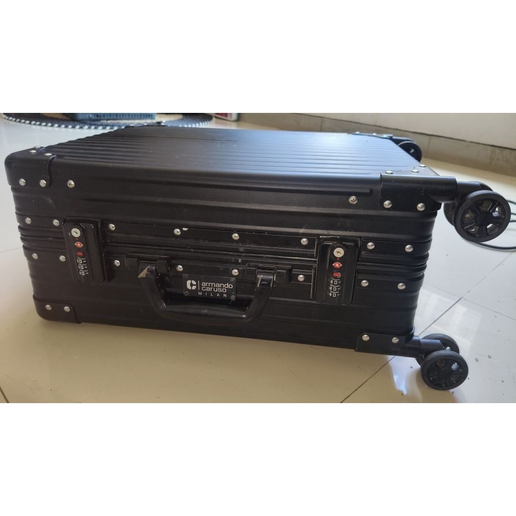 Preloved beauty case armando caruso