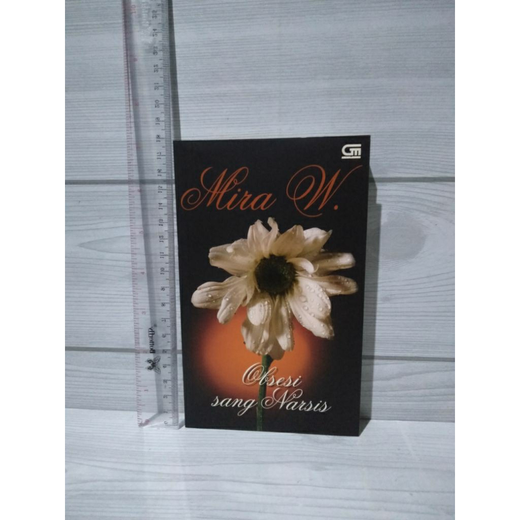 NOVEL ORIGINAL Obsesi Sang Narsis By Mira W
