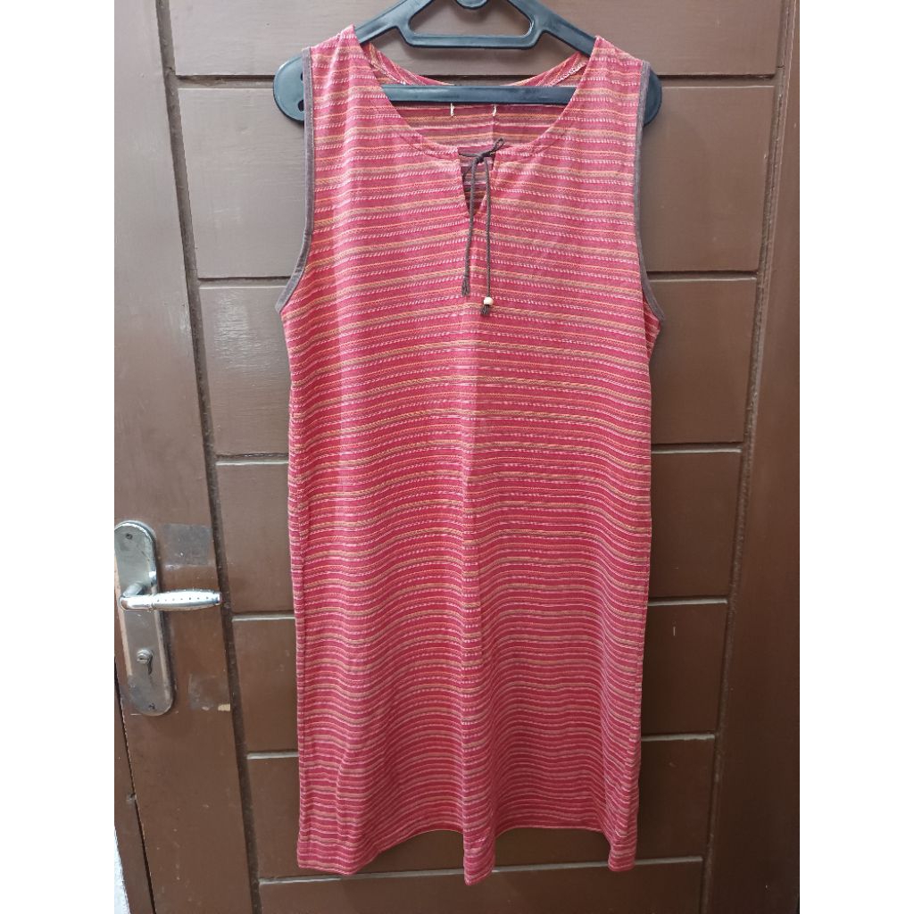 (PRELOVED) DASTER SLEEVELESS