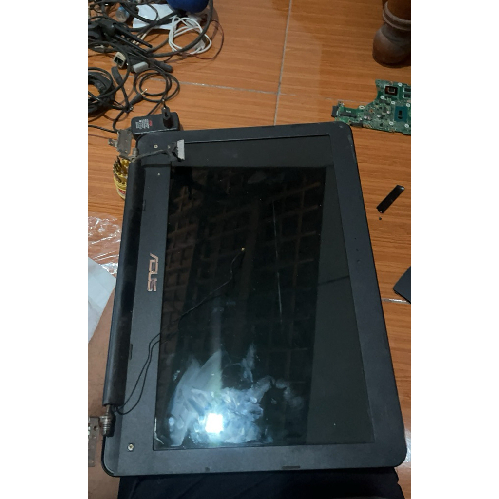 LCD + Frame + Engsel Copotan Laptop Asus A455l / X455l bekas normal