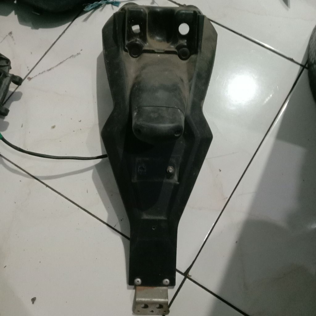 spakbor belakang+breket klx 150 old ori