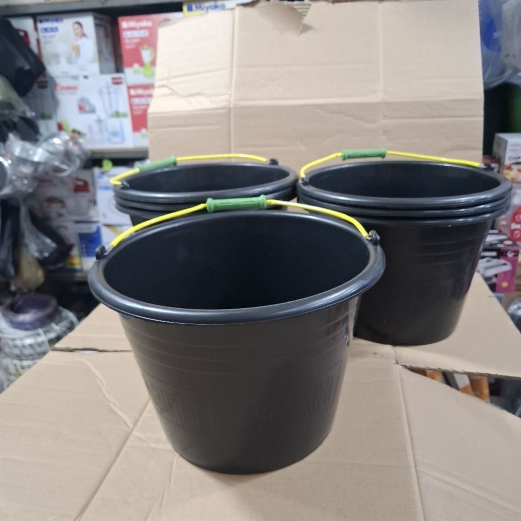 EMBER COR EMBER HITAM PLASTIK