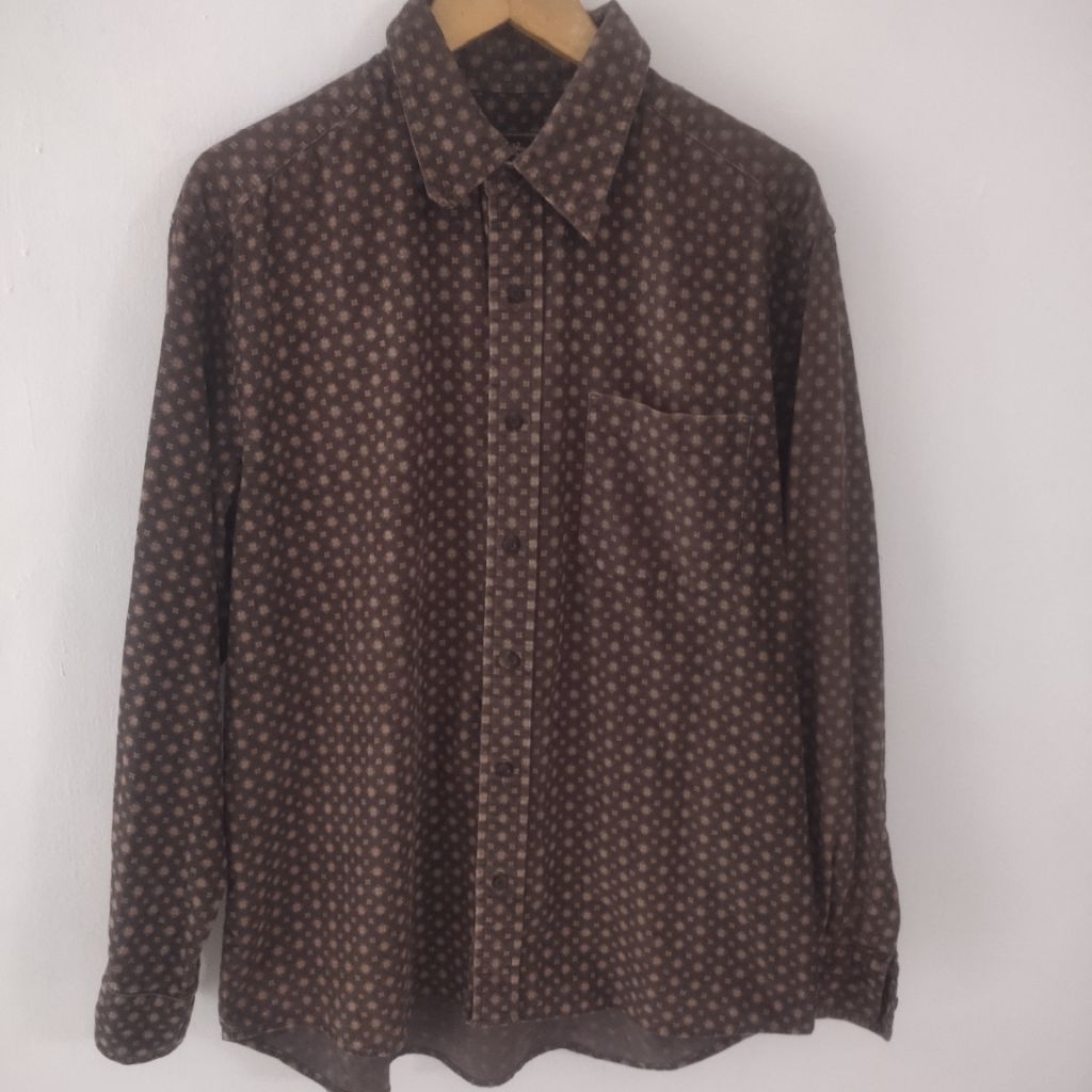 Kemeja Flanel Corduroy dari Eddie Bauer