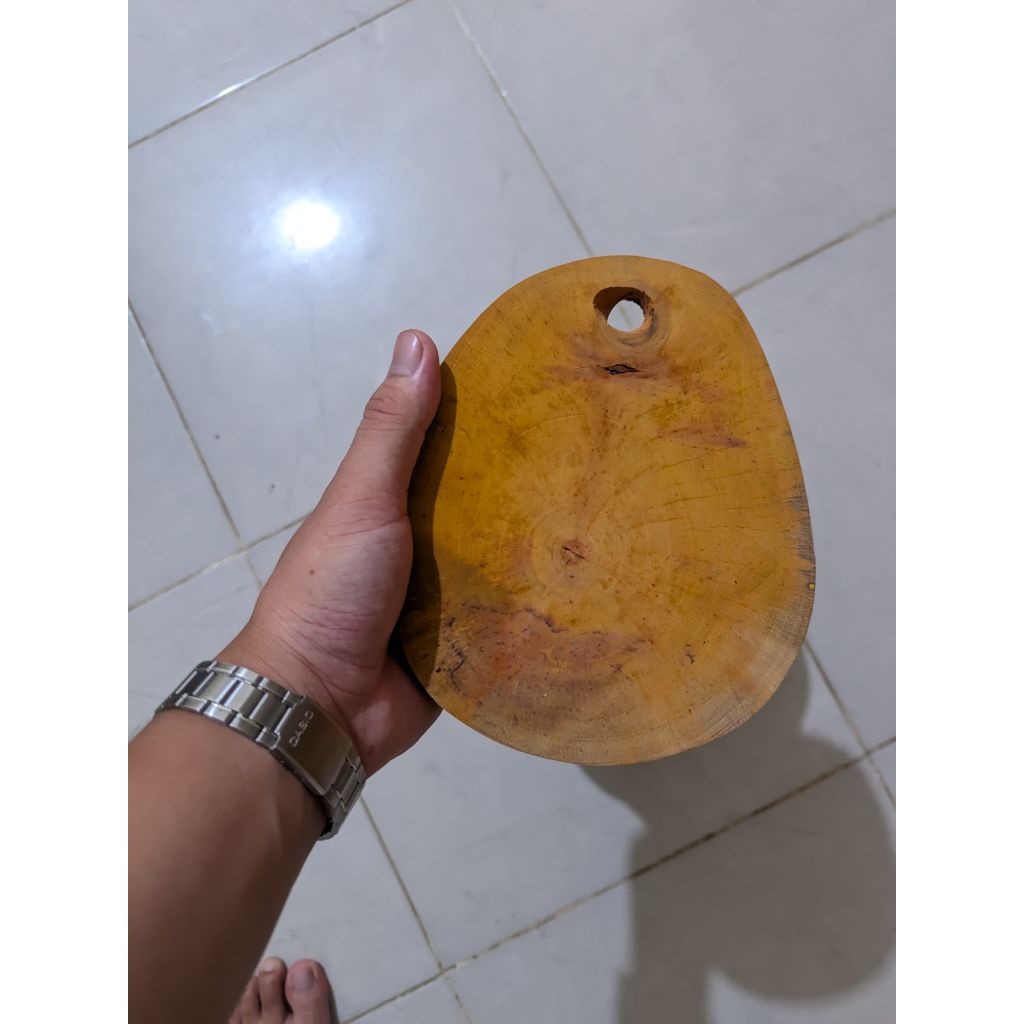 Sakalan kayu - Talenan Kayu Mahoni bulat 18cm tebal 2,5 cm