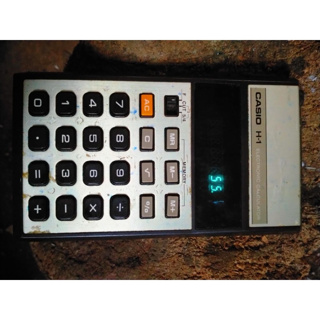 kalkulator jadul Casio h-1