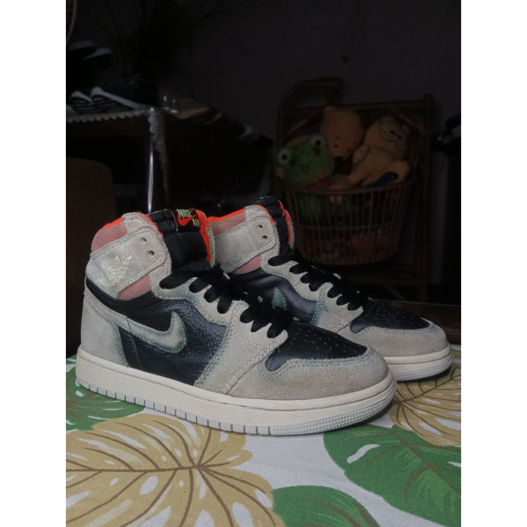 nike air Jordan retro 1 high grey hyper crimson size 36.5