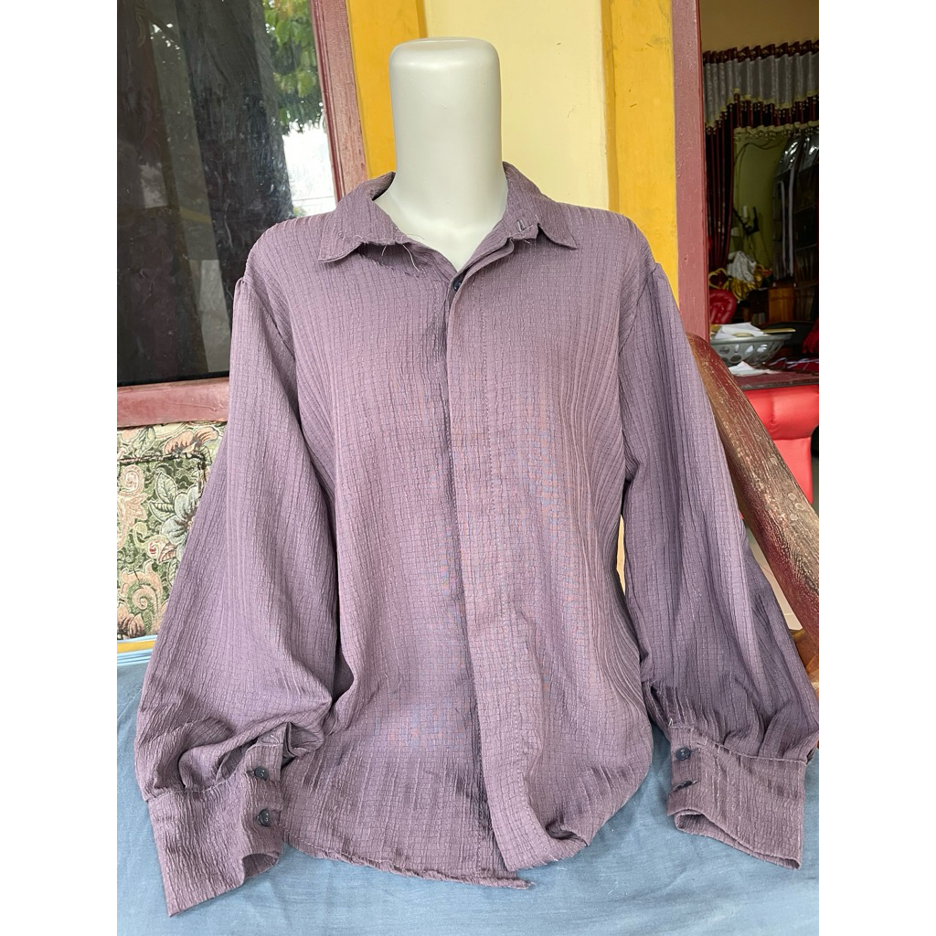 kemeja ungu tua