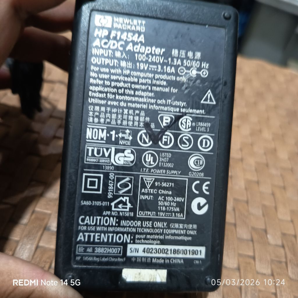Adaptor HP F1454A 19v 3,16a ( Bekas ori ) monitor laptop