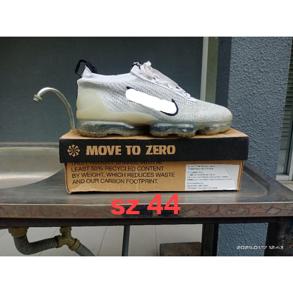 sneakers vapormax size 44 bekas second preloved