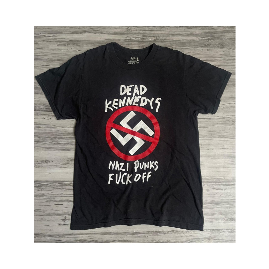 PAKAIAN PRIA KAOS BAND TEES DEAD KENNEDYS NAZ* PUNKS F OFF FRUIT OF THE LOOM FOTL