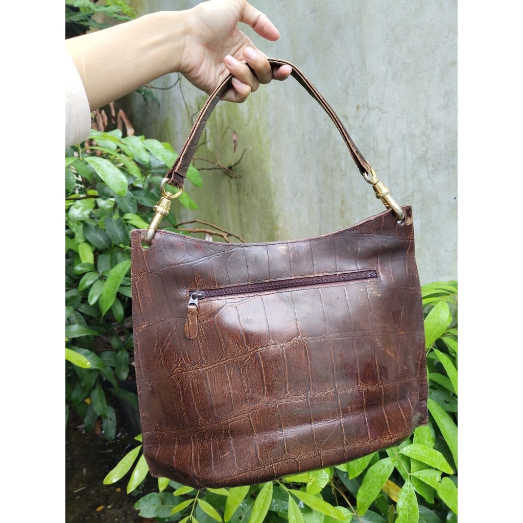 preloved tas wanita kulit asli brand capacci