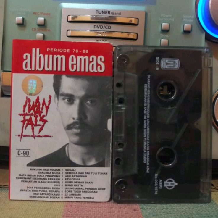 Kaset pita album emas Iwan fals