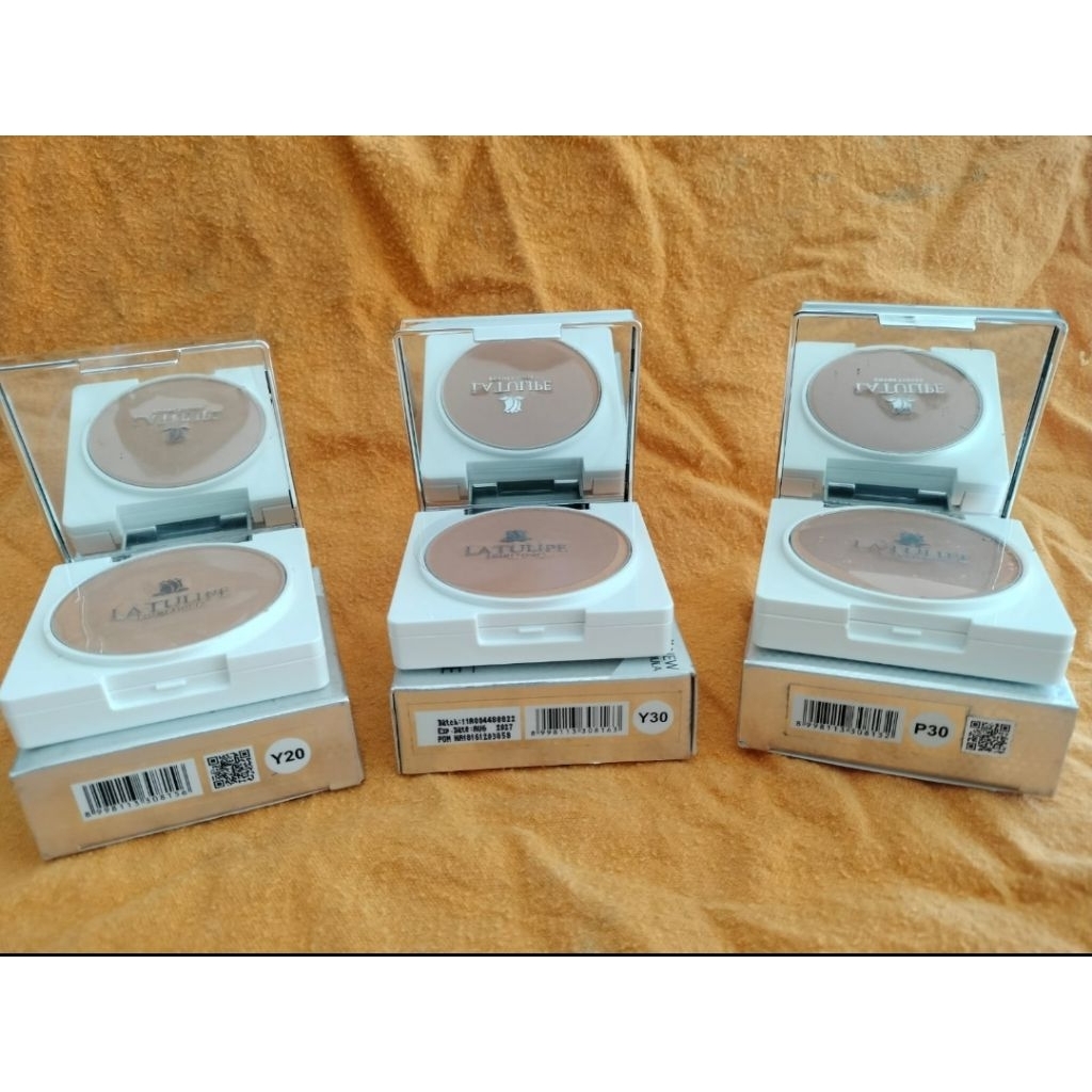 LA TULIPE COMPACT POWDER/ BEDAK PADAT LA TULIPE