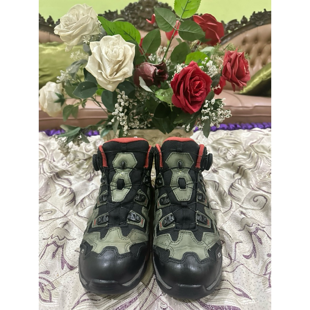 Sepatu Gunung K2 BOA