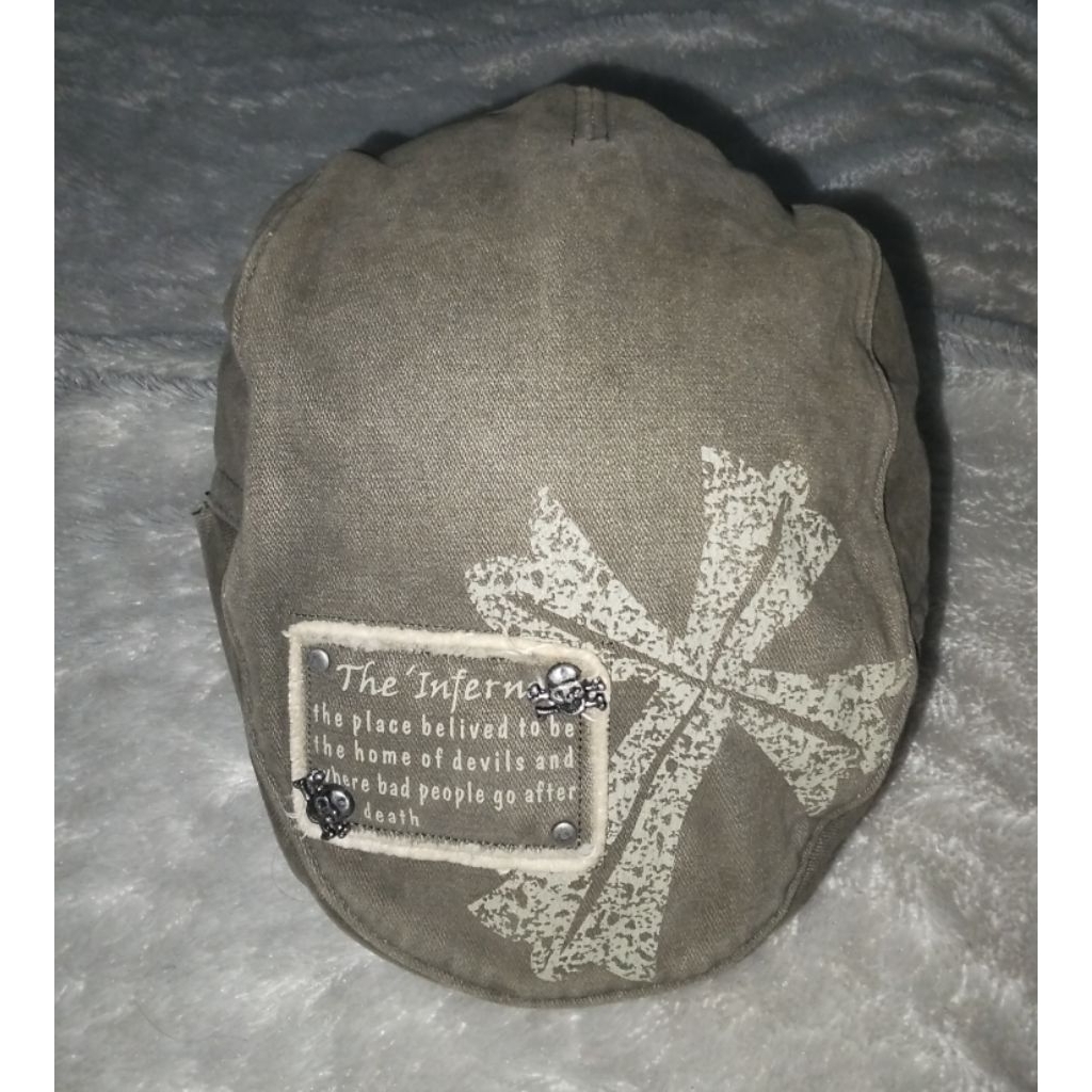 Topi Flatcap Tengkorak Besi Size 57 -58cm Second