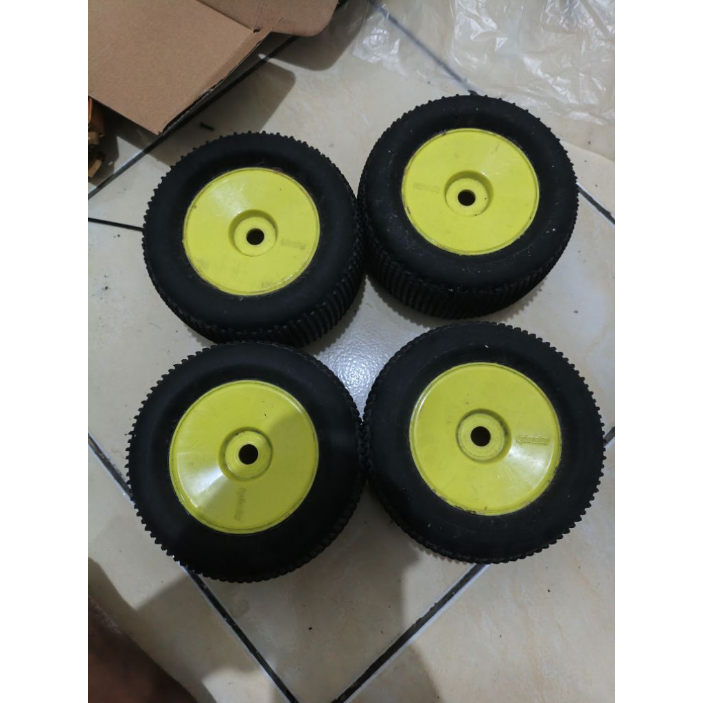 part rc car ban monster truggy hex 17mm 1/8
