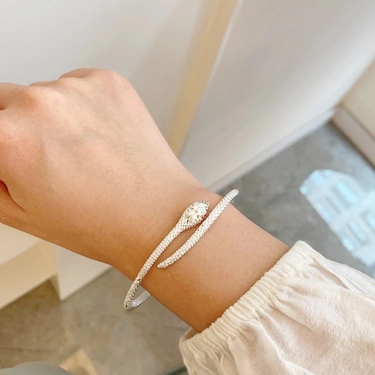 NUNU-Perhiasan Wanita Korean Look Vintage Gelang Tangan Ular Perak