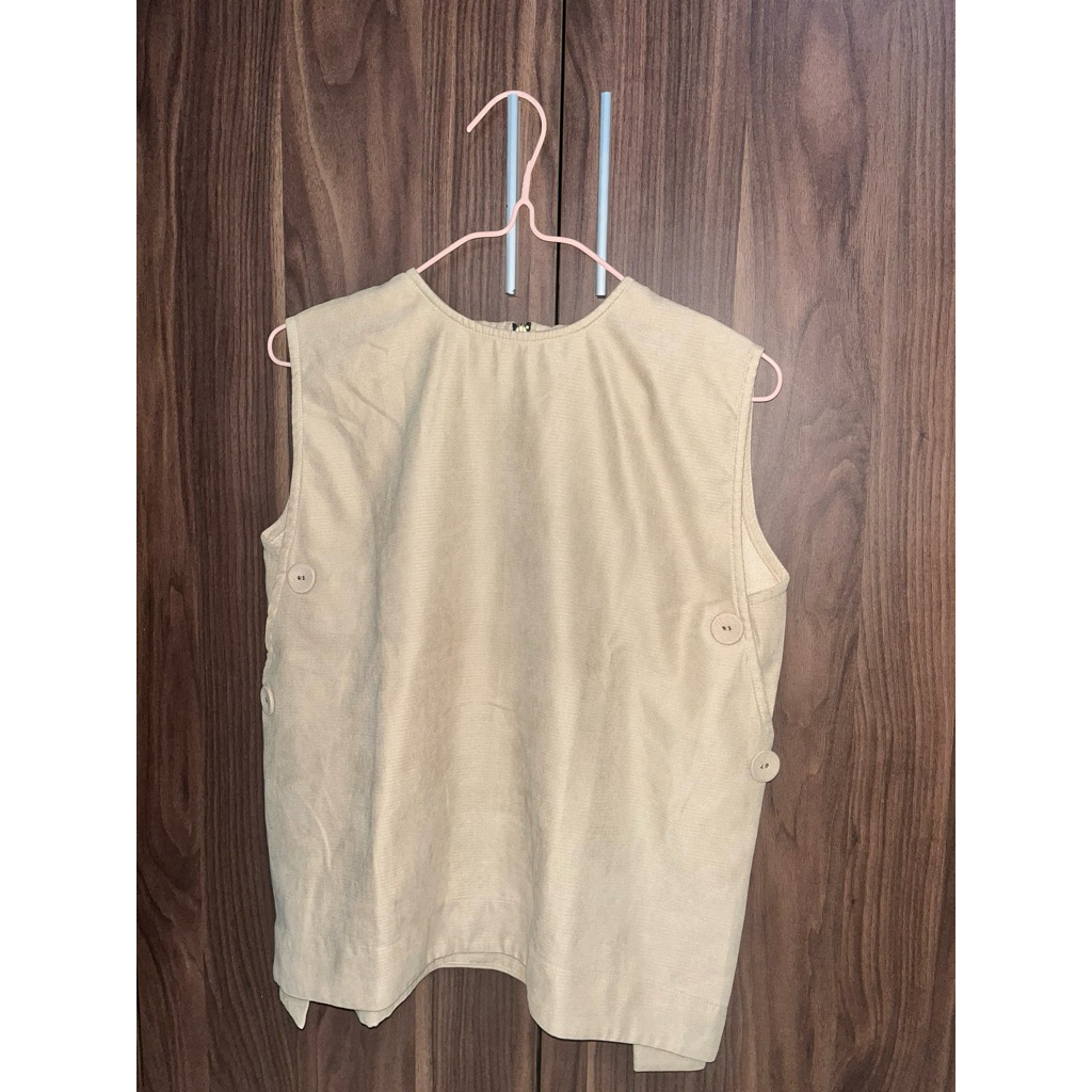 preloved vest chapter 9