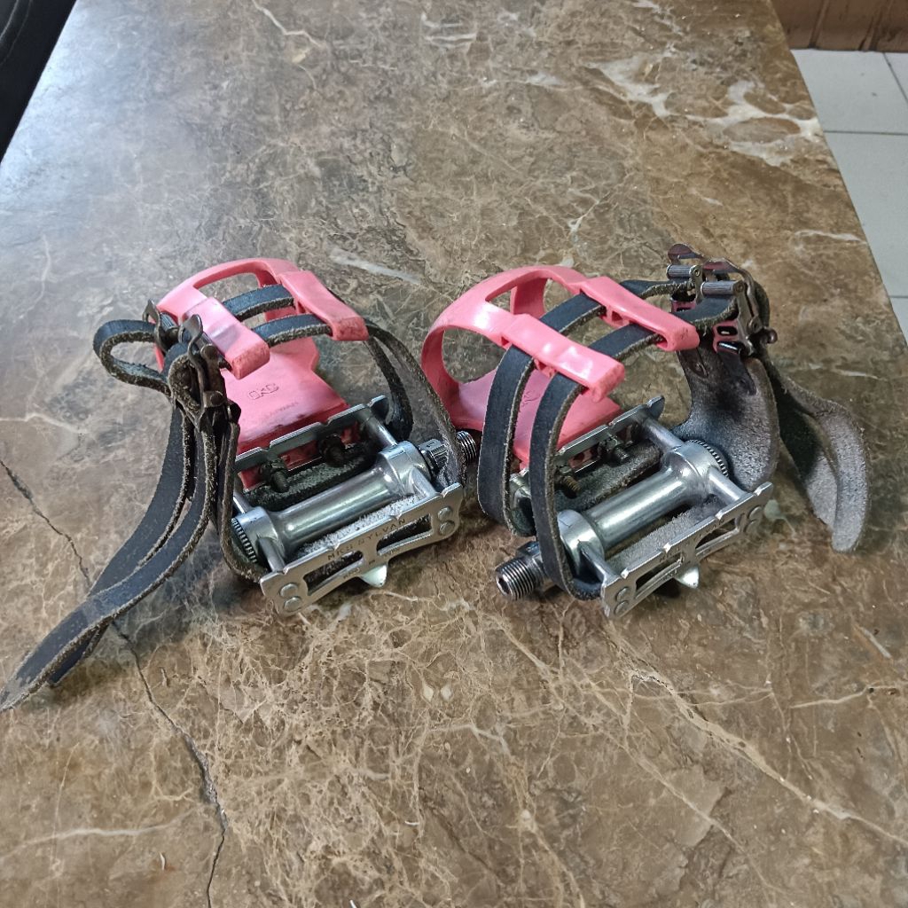 PEDAL MKS SYLVAN TOECLIP DOUBLE GATE CKC STRAP VP PEDALSET FIXIE