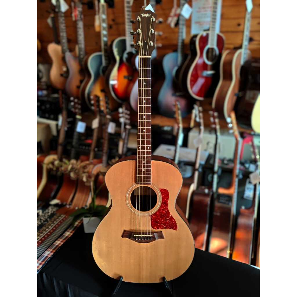 TAYLOR 114 ACOUSTIC GUITAR/TAYLOR 114 ACOUSTIC GUITAR