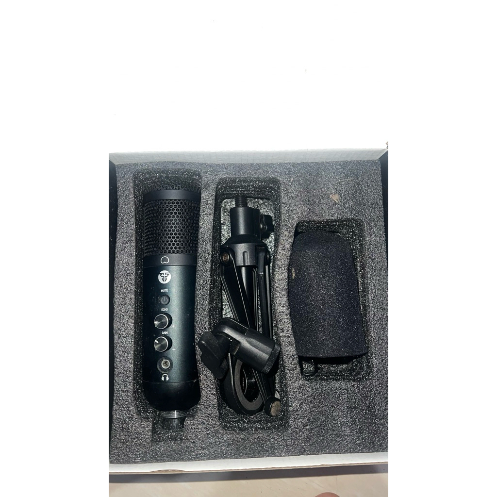 MICROPHONE FANTECH LEVIOSA MCX01 BEKAS